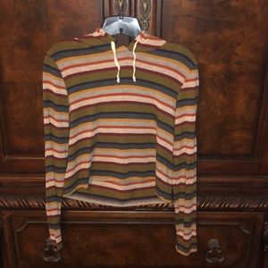 Long sleeve hooded crop shirt